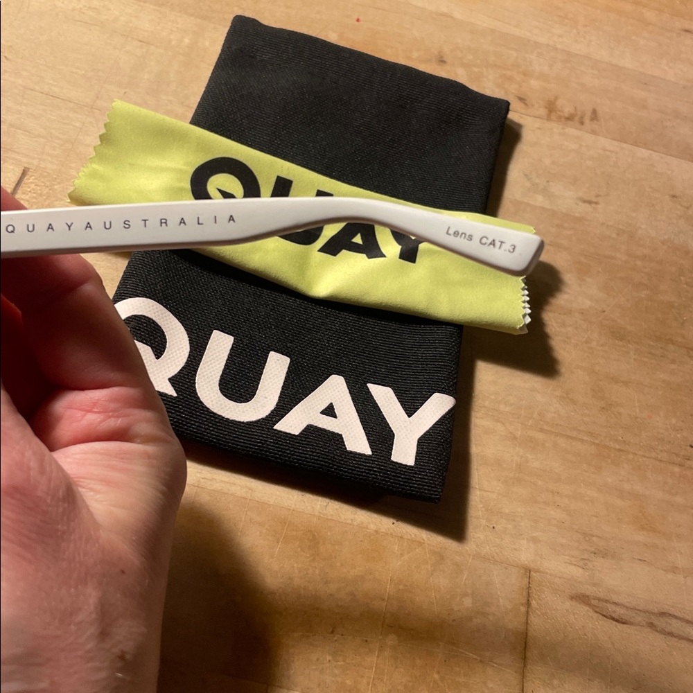 Quay Sunglasses Harper ! - Picture 4 of 5